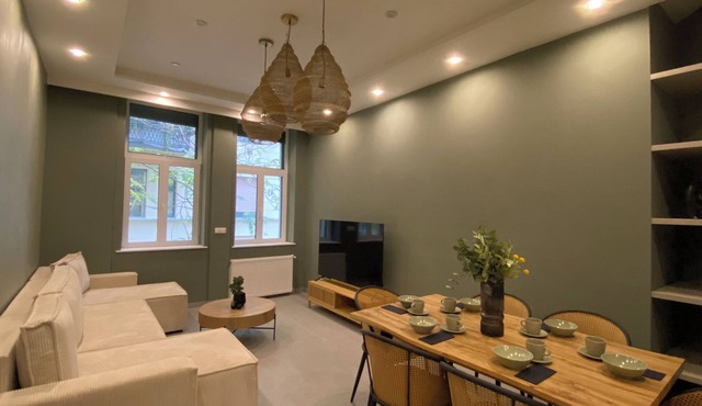 Unique 4-bedroom, 4-bathroom apartment in the heart of Budapest.