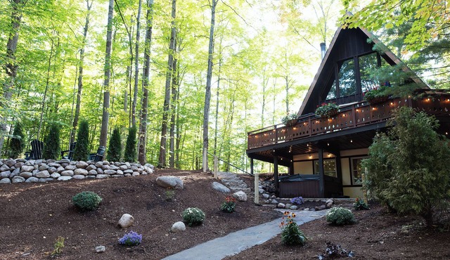Unique A-frame, hot tub, firepit, barrel sauna
