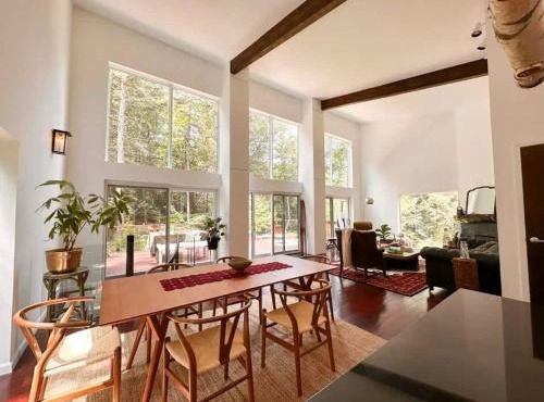 Unique and Private 25ft Waterfall House in Hunter