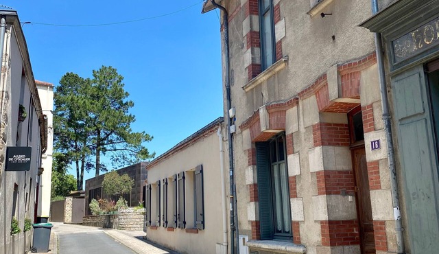 Unique apartment with wifi in central Clisson