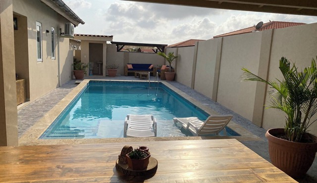 Unique Aruban style house incl. swimming pool, outdoor kitchen, toilet & shower!