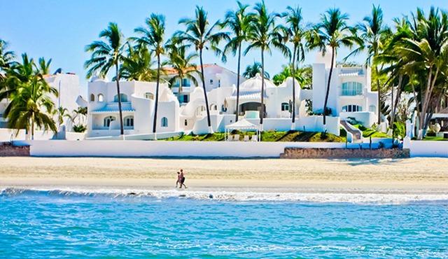 Unique Beachfront Luxury Residence: Private Beach, 5 Br, Sleeps Up to 15