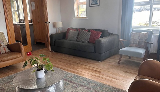 Unique beachfront cottage retreat in Ballintoy Harbour, sleeps 7-8, dog friendly