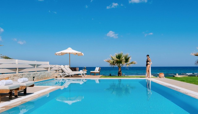 Unique beachfront location, heated pool with built-in hydromassage, large garden