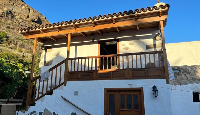 Unique Canarian cottage 1700s - Casa SALVIA Las Aguas - ocean & natural pools 150m - Whole Gated House