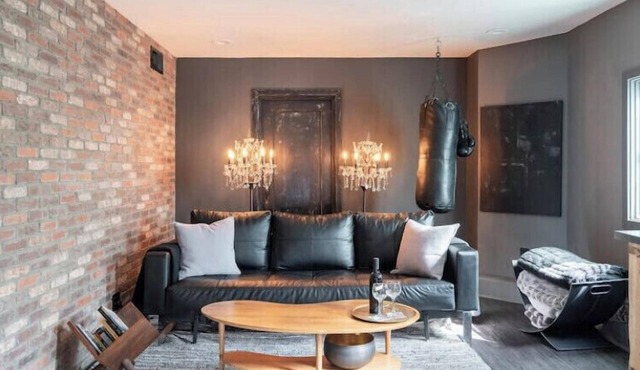 Unique & Chic Apartment with Spectacular Outside Living Room