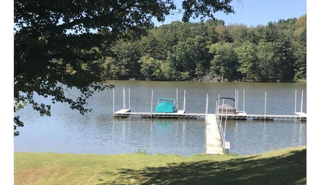Unique comfy and cozy Lake Front Cabin on beautiful Seneca Lake!