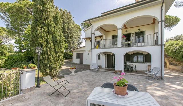 Unique Countryside Villa near Rome with Art, Charm and a Panoramic View