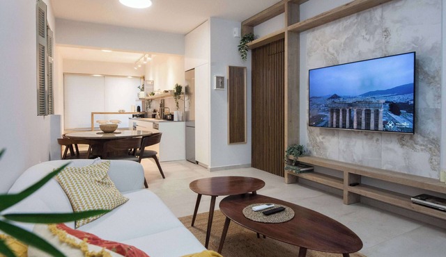 Unique Design Elegant 2 Bd Apt in Historic Mets