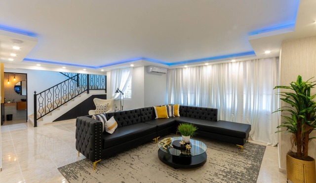 Unique & Spacious 2bdrs Luxury Condo