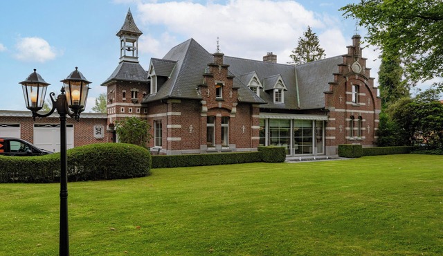 Unique & exclusive 'Villa Gentbos', Castle villa °1881 in green oasis in Ghent