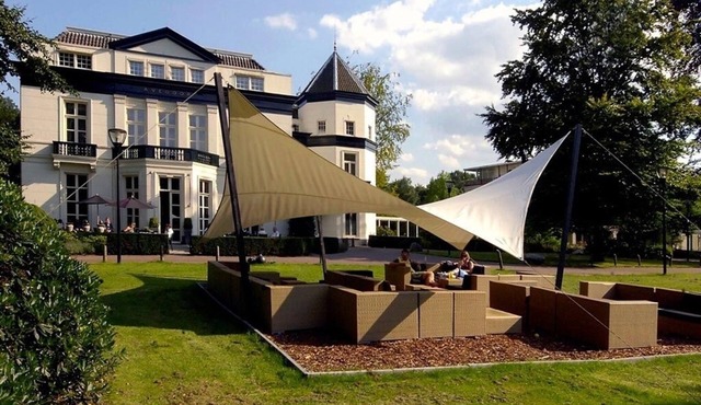 Unique Experience: Stay in a Royal Building Near Museums | Indoor Swimming Pool