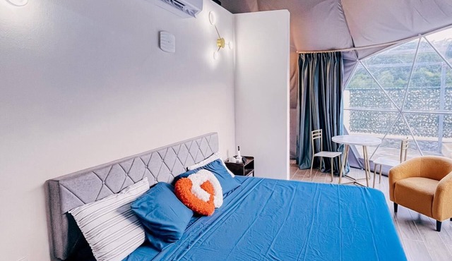 Unique Geodome Getaway – Private Hot Tub, nearby river and a Touch of Luxury