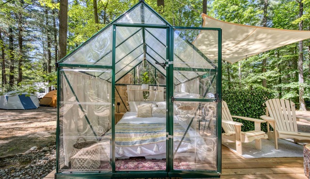 Unique Glamping experience 25 min from Ottawa!