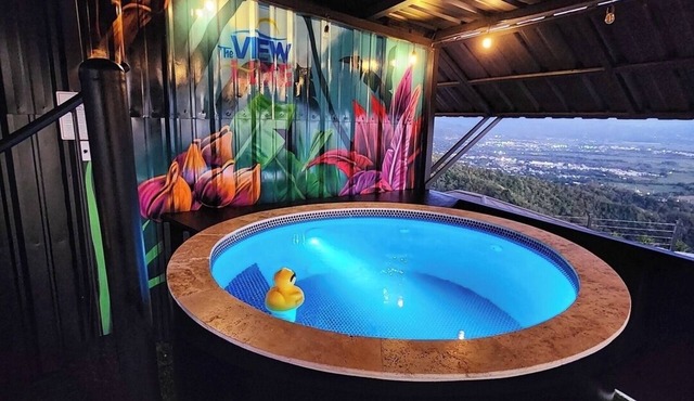 Unique igloo/Ocean View and Heated Pool
