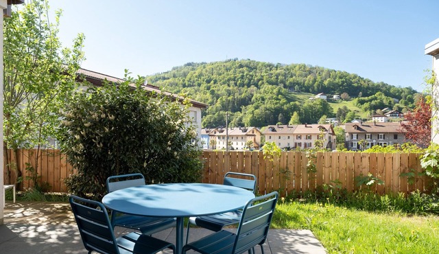 Unique loft with mountain-view terrace, 2 bedrooms, sauna, garage – Beds made & cleaning included