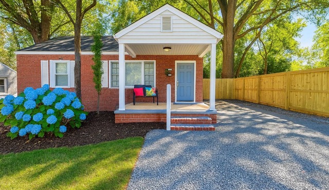 Unique Old Charm 3-bedroom, 4-bed with Updated Comfort!