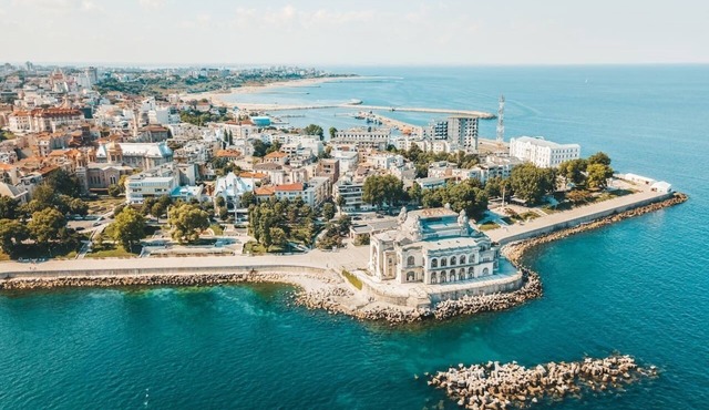Unique Old Town Home ❤ 2min to Beach & Harbour