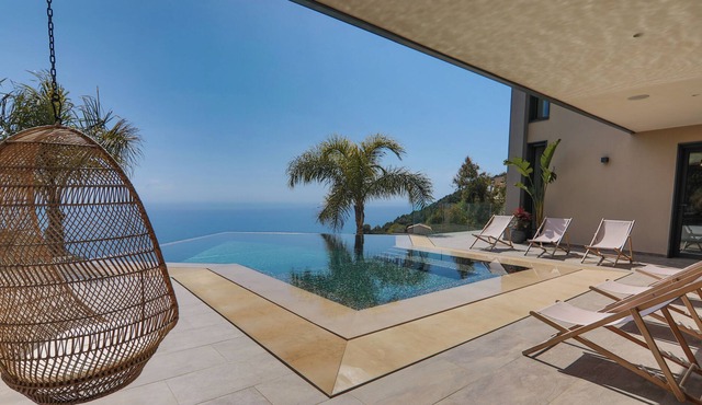 UNIQUE - prestige villa on the sea, haven of peace