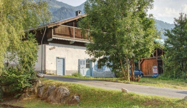 Unique Savoyard 4 bed Chalet farmhouse sleeps 8-10