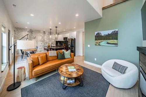 Unique Townhome with AC Garage Patio