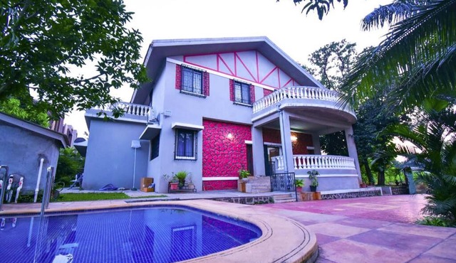 Unique Villa - Spacious and Plus-size 4 Bedroom Villa with Pool