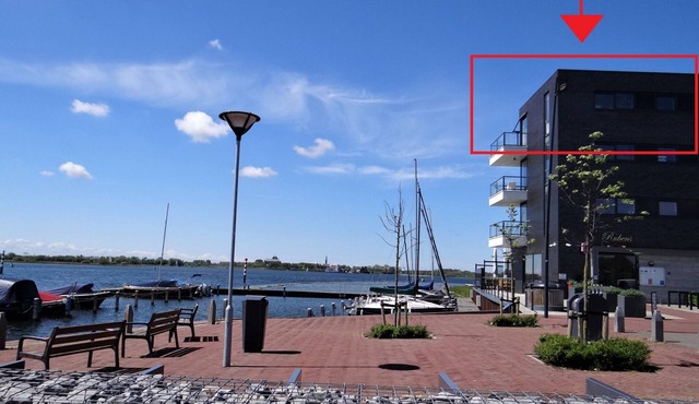 Uniquely situated 4-person holiday apartment with panoramic views of Lake Veere.