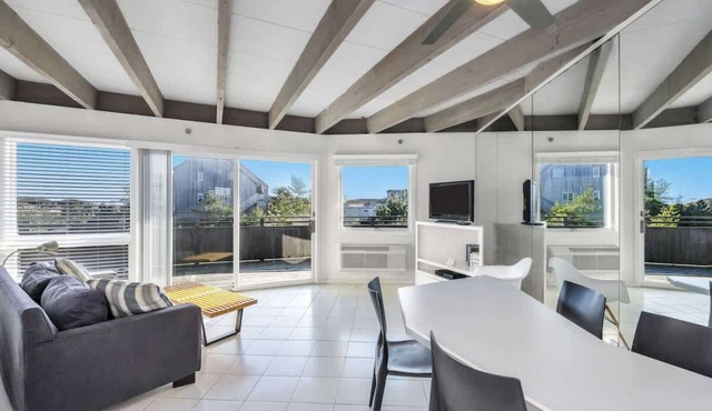 Unit 1022: Studio | 2nd Floor-Pool View | Starfish