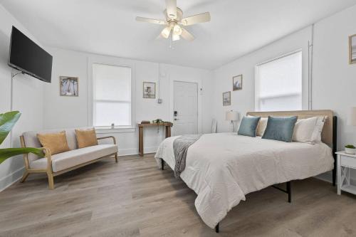 Unit 4 Charming Private Studio Cottage
