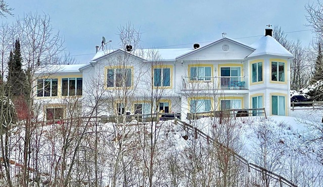 Unit B - 2 Bedrooms Private/Beachfront/Kayaks,/Starlink Internet