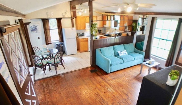 UNIT D · Oceanic Lakeside Windermere Bungalow, 1 GB Wi-Fi