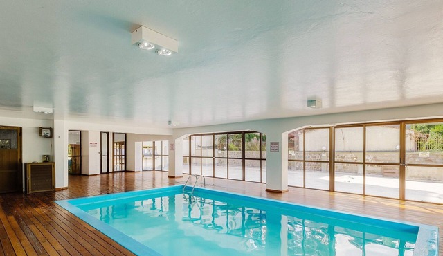 Units in Building With Swimming Pool in Gramado - MDC