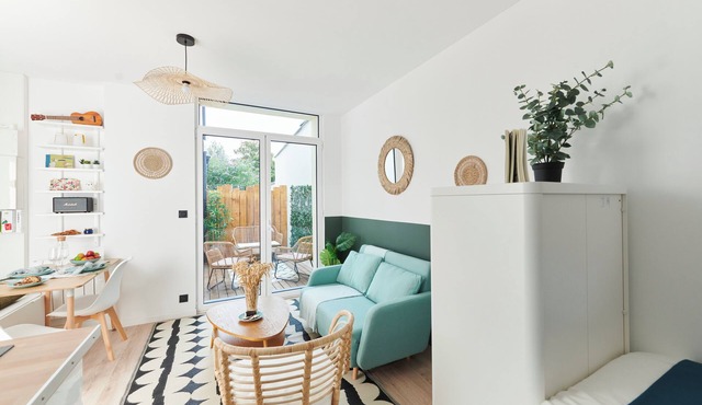 Univers 4 Studio with a private terrace, 2' from Lille