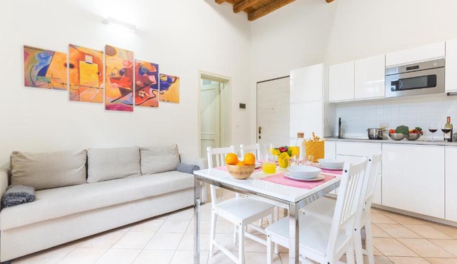 University Apartment con parcheggio e giardino