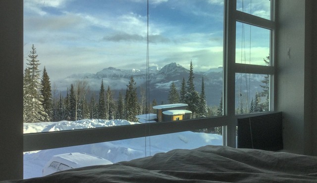 Unparalleled Modern Luxury with Panoramic Mountain Views 4Br/3.5Ba