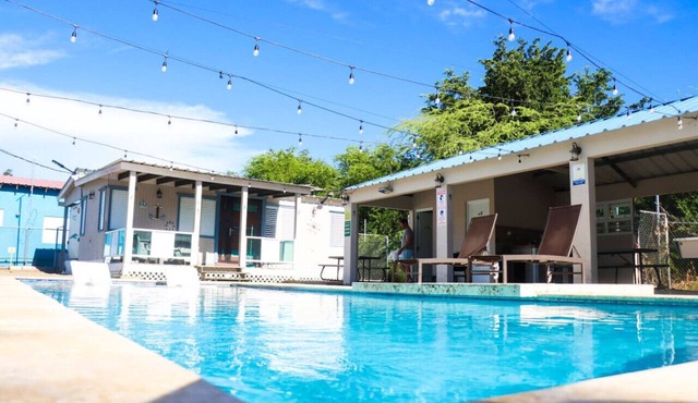 Unwind by the Pool, 2mins to Combate Beach