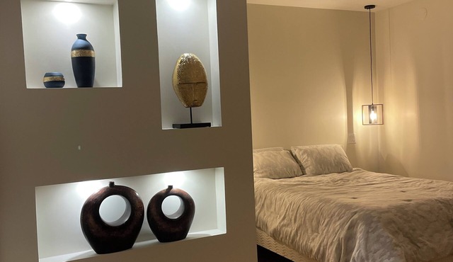 Unwind Centrally located in the heart of Canadas most beautiful Wine region