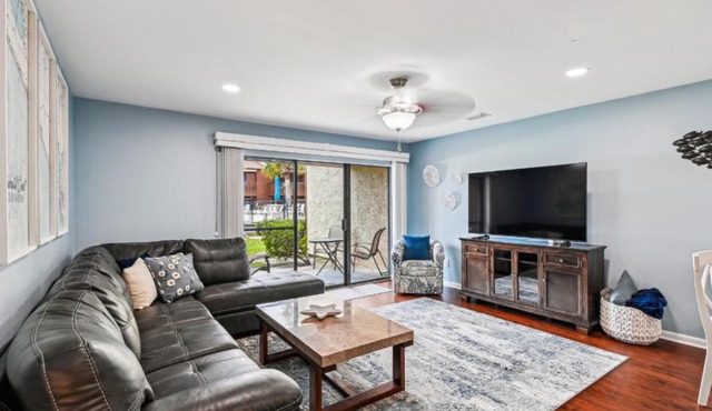 Updated 2 Bdrm Townhome in Quiet Community wPool