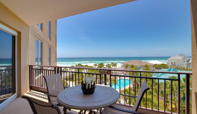 Updated Beachfront Condo - Beach View, Balcony, Pool, Tiki Bar, Hot Tub, Tram