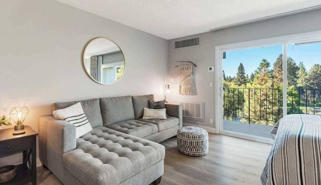 Updated Condo with Deschutes River View