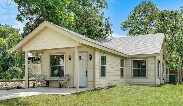 Updated Craftsman in Historic Southside Fort Worth