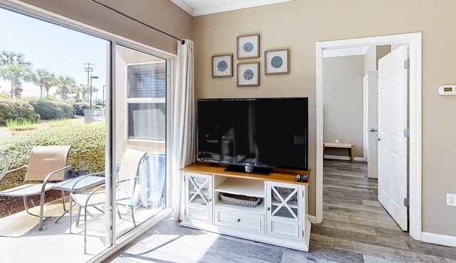 Updated ground floor beachside condo with private beach access & patio