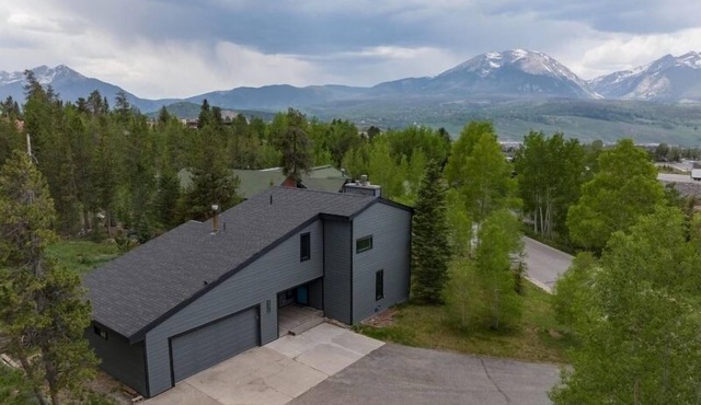 Updated Home in Downtown Dillon Private Hot Tub,