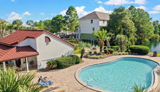 Updated in St Thomas, Short Walk to the Beach, Pool, Boat Dock