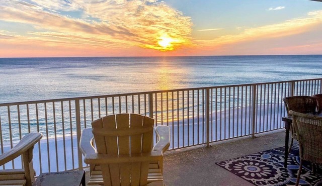 Updated luxury oceanfront - spacious sunset deck