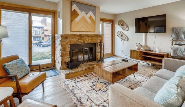 Updated Mountain Condo Near Ski/Golf