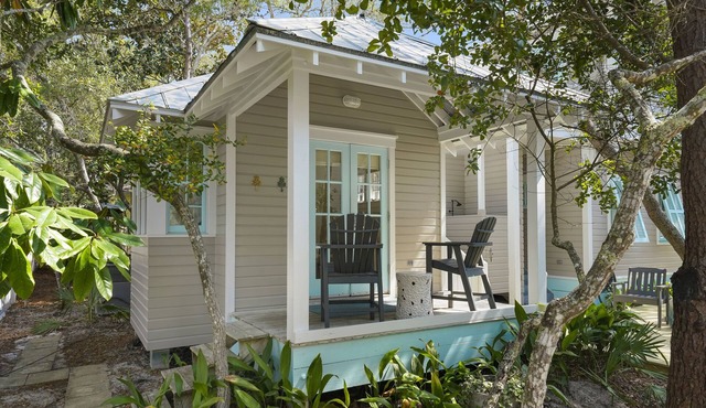 Updated, One Level, 1 BD Cottage in Seaside, FL, Sleeps 4 + 2 Adult Bikes!