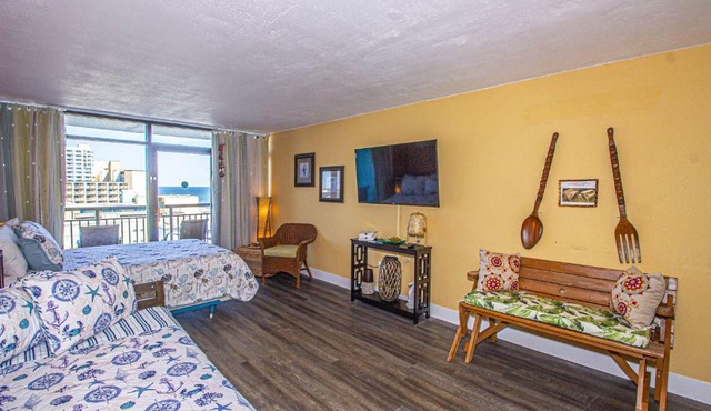 Updated South Asian Inspired Ocean View Condo Landmark Resort 811