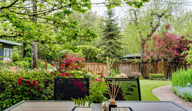 Updated South University-4 blocks to UO. Luxe + Comfort w/ 2 Suites!