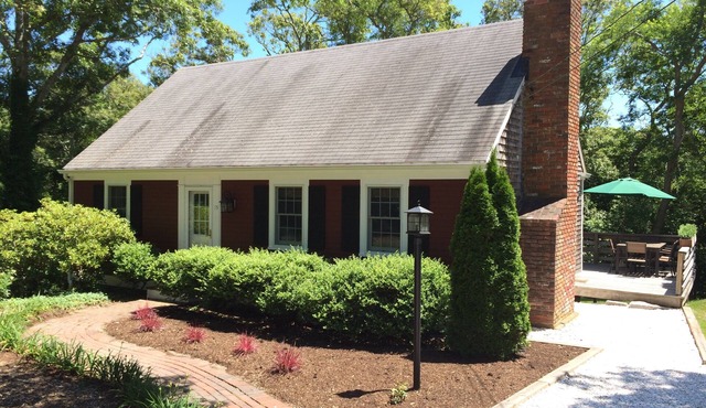 Updated Vacation Home Close to Town and Beaches (2221)